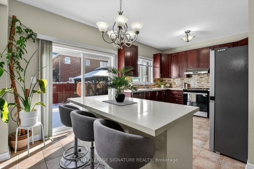 23 Openbay Gardens, Brampton, ON - Indoor Photo Showing Dining Room