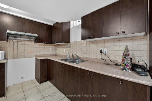 23 Openbay Gardens, Brampton, ON - Indoor Photo Showing Kitchen With Double Sink