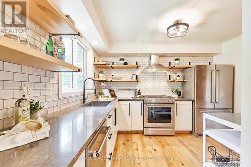 132 Coulter Drive, Kawartha Lakes (Pontypool), ON - Indoor Photo Showing Kitchen With Upgraded Kitchen