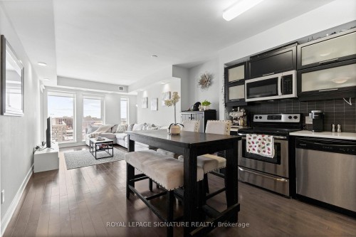 1307-40 Nepean Street, Ottawa Centre, ON - Indoor Photo Showing Kitchen With Stainless Steel Kitchen