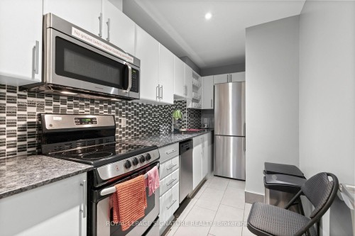 1307-40 Nepean Street, Ottawa Centre, ON - Indoor Photo Showing Kitchen With Stainless Steel Kitchen With Upgraded Kitchen