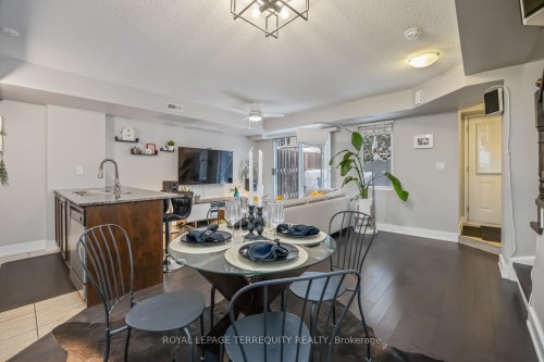 130-25 Turntable Crescent, Toronto, ON - Indoor Photo Showing Dining Room