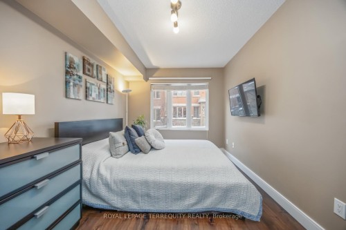 130-25 Turntable Crescent, Toronto, ON - Indoor Photo Showing Bedroom