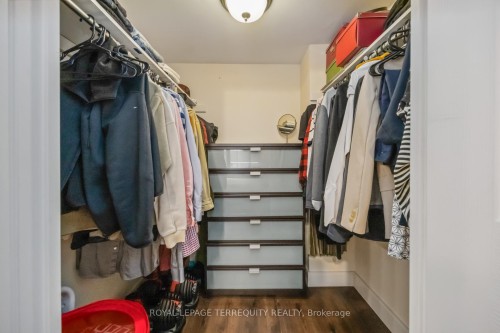 130-25 Turntable Crescent, Toronto, ON - Indoor With Storage