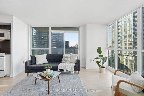 1107-85 Queens Wharf Road, Toronto, ON - Indoor Photo Showing Living Room