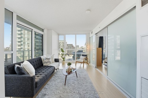 1107-85 Queens Wharf Road, Toronto, ON - Indoor Photo Showing Living Room