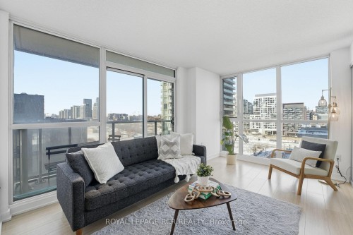 1107-85 Queens Wharf Road, Toronto, ON - Indoor Photo Showing Living Room