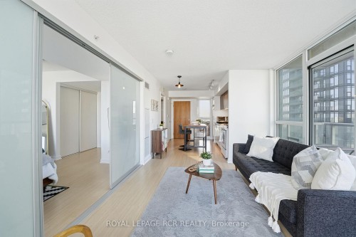 1107-85 Queens Wharf Road, Toronto, ON - Indoor Photo Showing Living Room