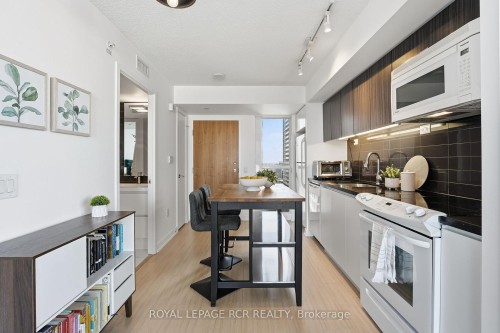1107-85 Queens Wharf Road, Toronto, ON - Indoor Photo Showing Kitchen