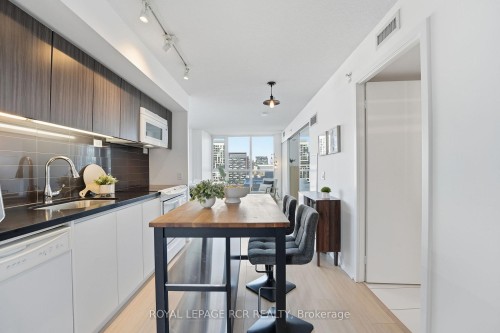 1107-85 Queens Wharf Road, Toronto, ON - Indoor