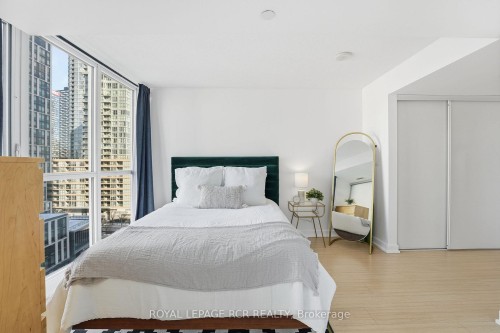1107-85 Queens Wharf Road, Toronto, ON - Indoor Photo Showing Bedroom