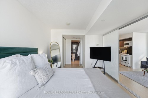1107-85 Queens Wharf Road, Toronto, ON - Indoor Photo Showing Bedroom