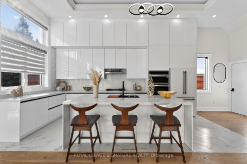 245 Ferris Road, Toronto, ON - Indoor Photo Showing Kitchen With Upgraded Kitchen