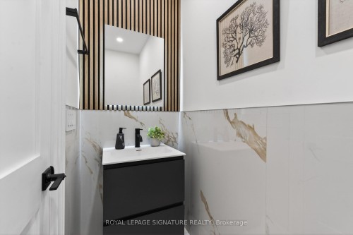 245 Ferris Road, Toronto, ON - Indoor Photo Showing Other Room