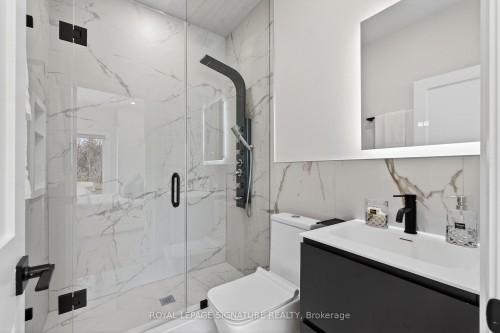 245 Ferris Road, Toronto, ON - Indoor Photo Showing Bathroom