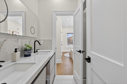 245 Ferris Road, Toronto, ON - Indoor Photo Showing Bathroom
