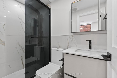 245 Ferris Road, Toronto, ON - Indoor