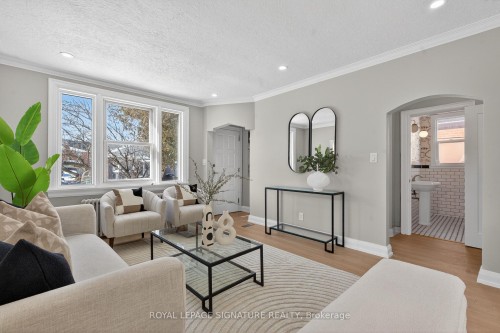 3 Wanstead Avenue, Toronto, ON - Indoor Photo Showing Living Room