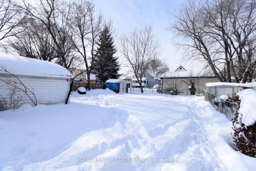 302 East 27Th Street, Hamilton, ON - Outdoor