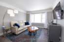302 East 27Th Street, Hamilton, ON  - Indoor Photo Showing Living Room 