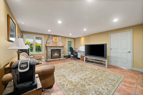 46 Stapleton Road, Prince Edward County, ON 