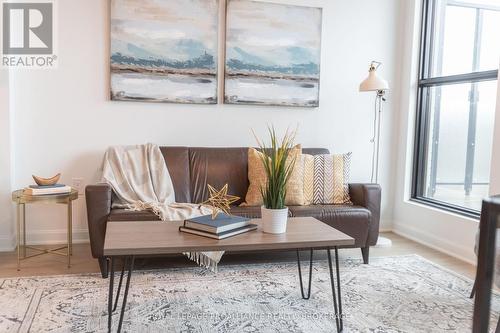 615 - 223 Princess Street, Kingston (East Of Sir John A. Blvd), ON - Indoor Photo Showing Living Room