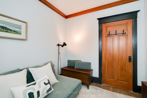 1089 Mt Pleasant Road, Toronto, ON 