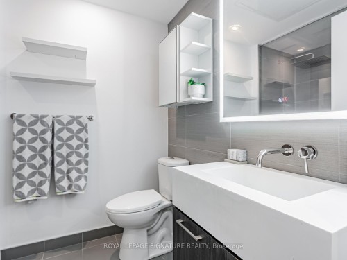 418-560 King Street W, Toronto, ON - Indoor Photo Showing Bathroom