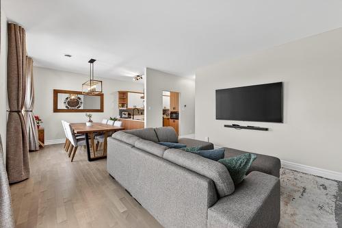 Living room - 402-2293 Rue Racine, Longueuil (Saint-Hubert), QC - Indoor Photo Showing Living Room