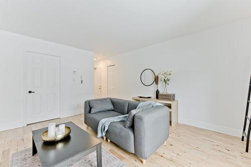 Salon - 101-3410 Rue Des Chênes, Sherbrooke (Les Nations), QC - Indoor Photo Showing Living Room