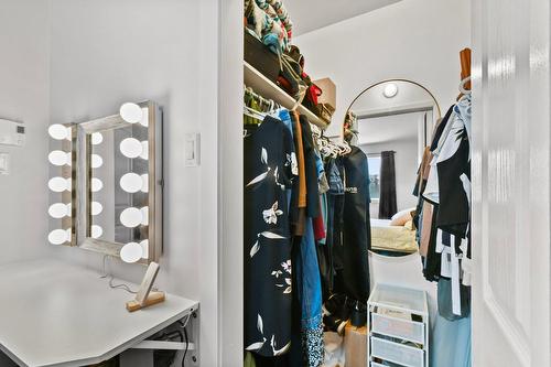 Storage - 15877 Rue Victoria, Montréal (Rivière-Des-Prairies/Pointe-Aux-Trembles), QC - Indoor