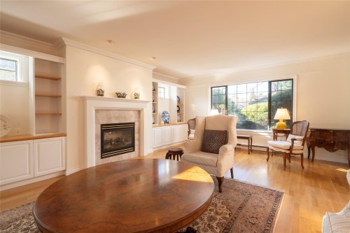 1393 Monterey Ave, Oak Bay, BC 