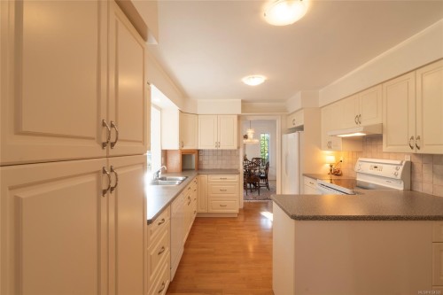 1393 Monterey Ave, Oak Bay, BC 