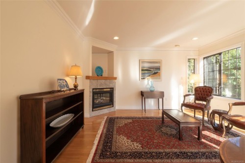 1393 Monterey Ave, Oak Bay, BC 