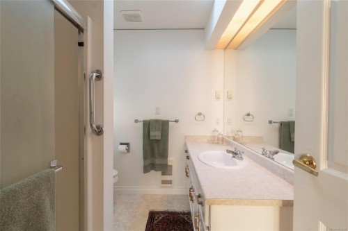 1393 Monterey Ave, Oak Bay, BC 