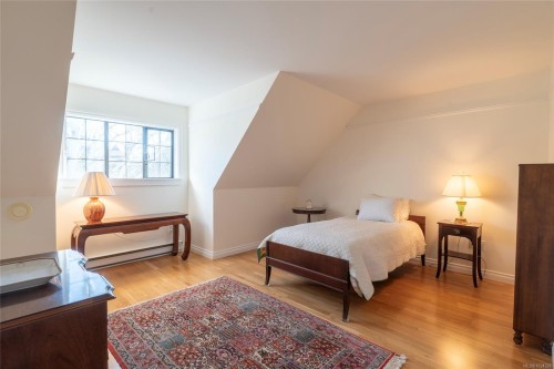 1393 Monterey Ave, Oak Bay, BC 