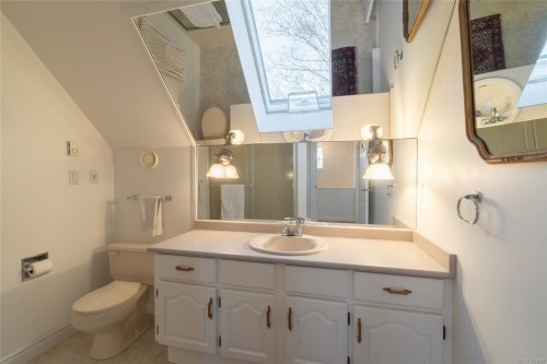 1393 Monterey Ave, Oak Bay, BC 