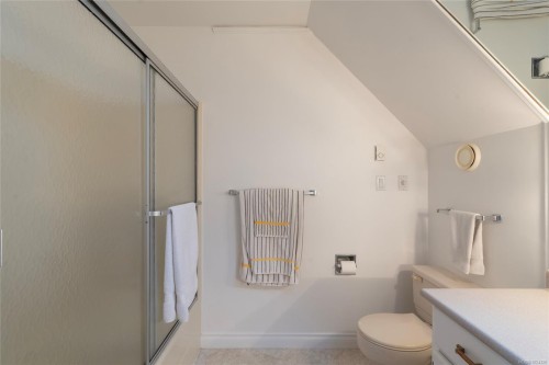 1393 Monterey Ave, Oak Bay, BC 