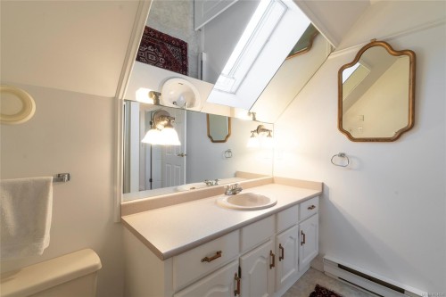 1393 Monterey Ave, Oak Bay, BC 