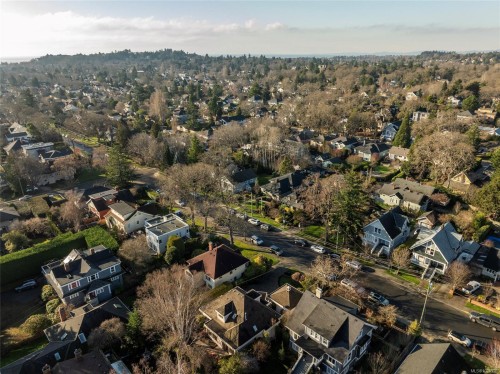 1393 Monterey Ave, Oak Bay, BC 