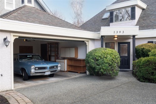 1393 Monterey Ave, Oak Bay, BC 