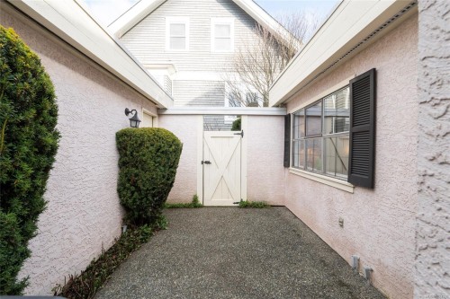 1393 Monterey Ave, Oak Bay, BC 