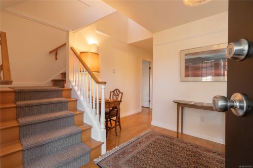 1393 Monterey Ave, Oak Bay, BC 