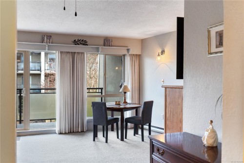 309-1419 Stadacona Ave, Victoria, BC - Indoor
