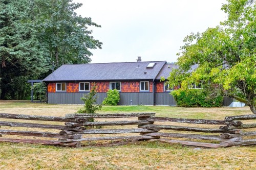5410 Matson Rd, Ladysmith, BC 