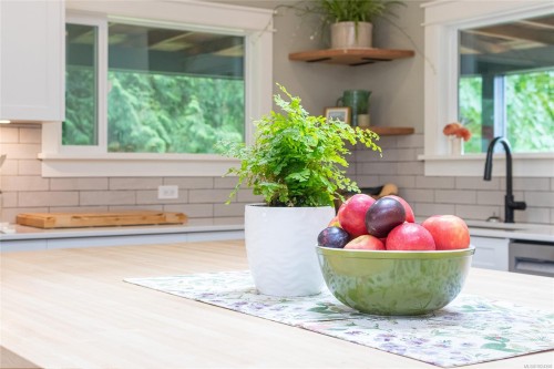 5410 Matson Rd, Ladysmith, BC 