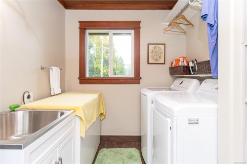 5410 Matson Rd, Ladysmith, BC 