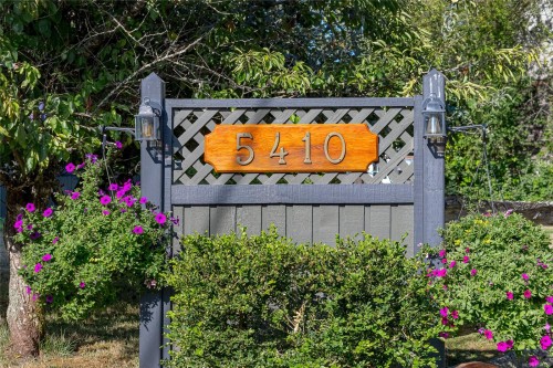 5410 Matson Rd, Ladysmith, BC 