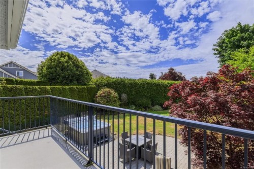 1112 Aery View Way, Parksville, BC 