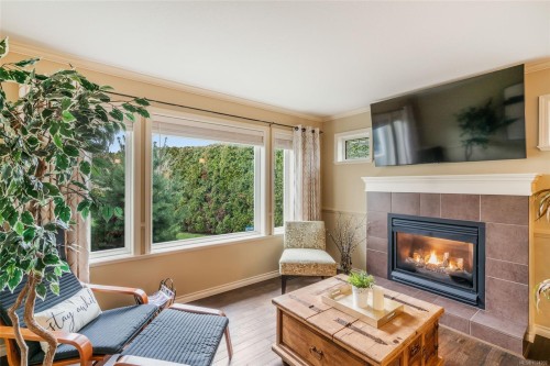 1112 Aery View Way, Parksville, BC 